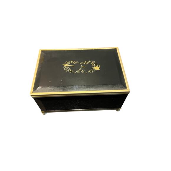 Vintage glass bezel black music box with 2 hearts - Picture 1 of 3